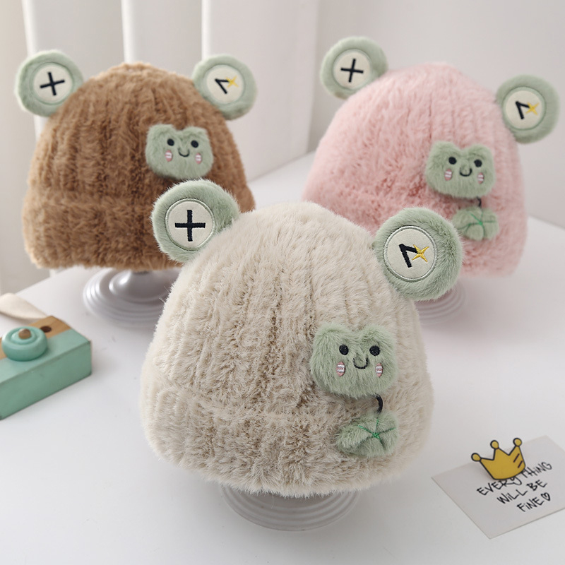 mu-len-beanie-hoa-tiet-ech-con