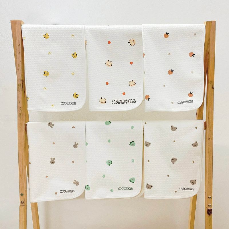 Tấm lót chống thấm Monona in hình 50x70cm
