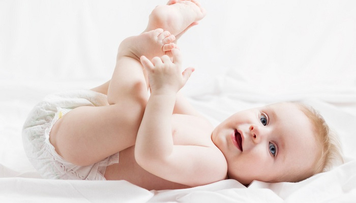 Bé tắm và vệ sinh