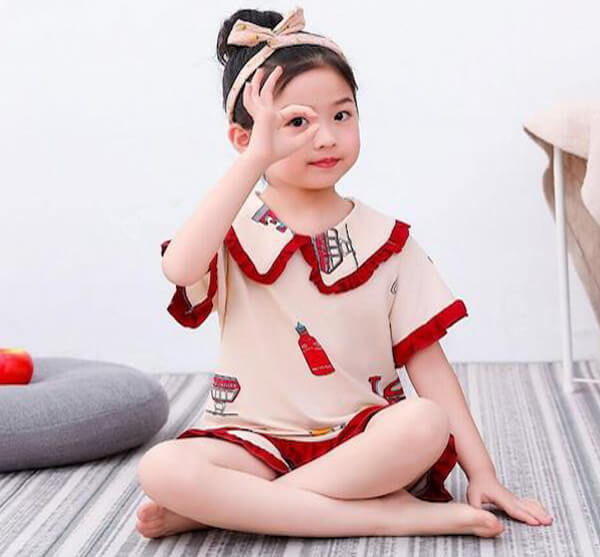 Đồ bộ bé gái xinh xắn