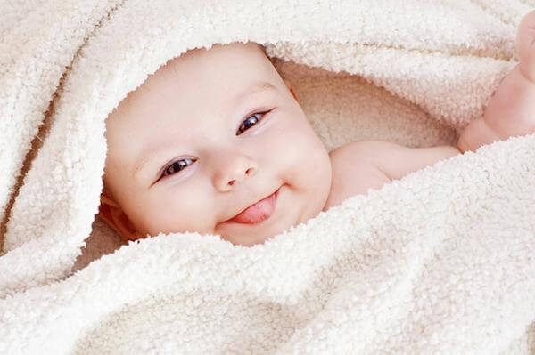 Sử dụng choàng bế để bảo vệ sức khỏe của bé