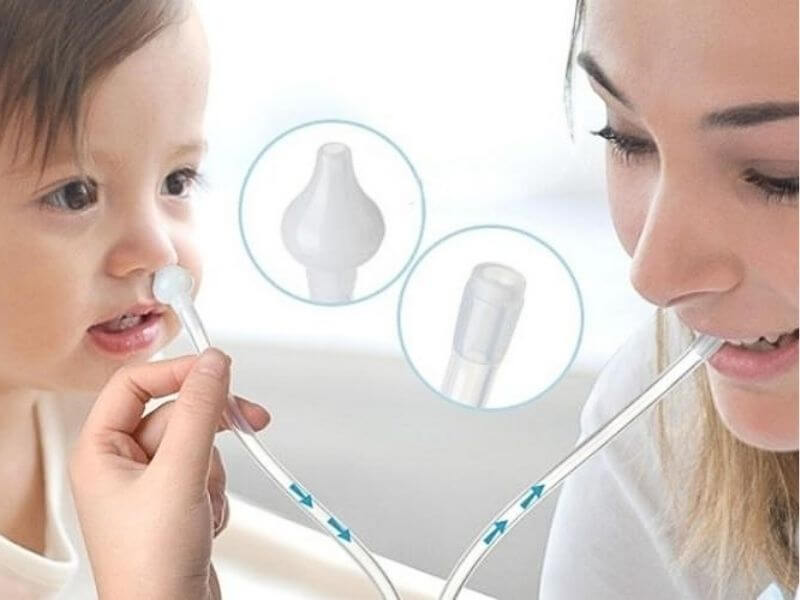 Dụng cụ hút mũi cho bé nên dùng hay không