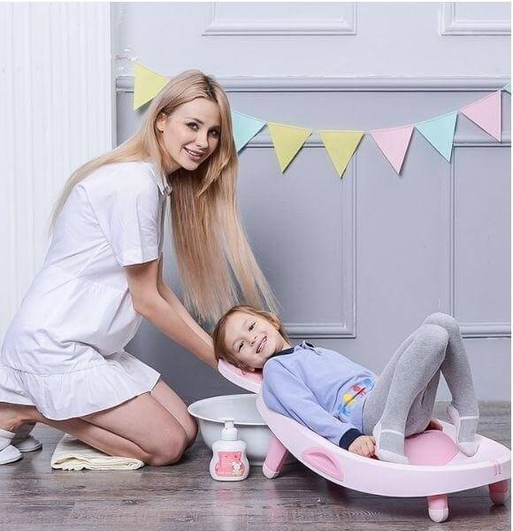 Ghế gội đầu mang lại cảm giác thoải mái cho cả mẹ và bé