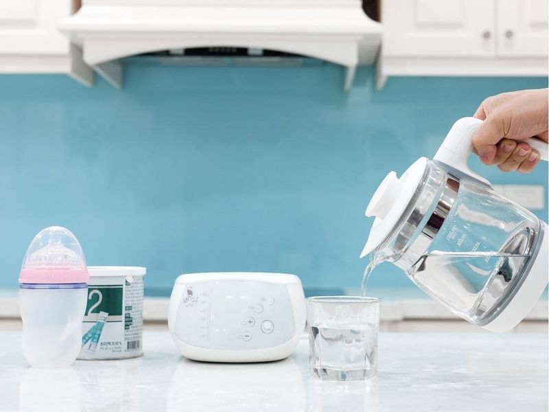 Những tiện ích của máy đun nước pha sữa với cha mẹ