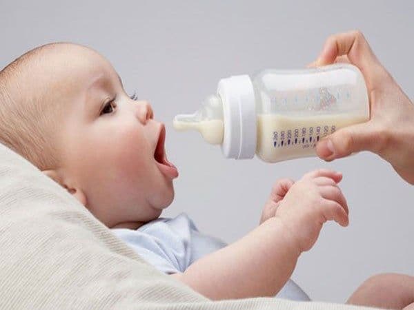 Chọn sữa phù hợp cho bé