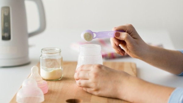  Mỗi loại sữa non Elife sẽ có tỷ lệ pha khác nhau, ba mẹ nên đọc kỹ hướng dẫn