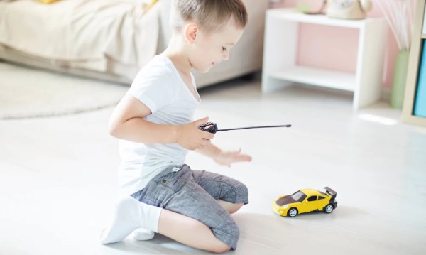 Đồ chơi điều khiển giúp tăng khả năng phản xạ