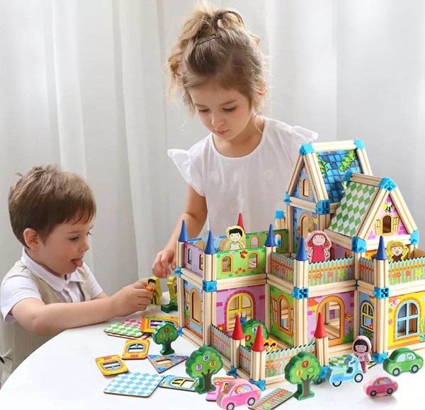 Đồ chơi lấy bối cảnh nhà ở cho bé