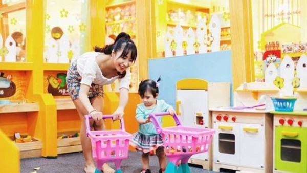 Rèn luyện bé thu dọn sau khi chơi