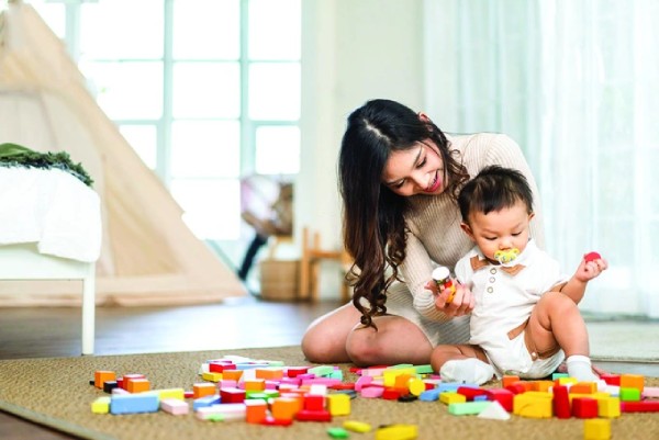 Chọn đồ chơi cho bé theo giai đoạn phát triển
