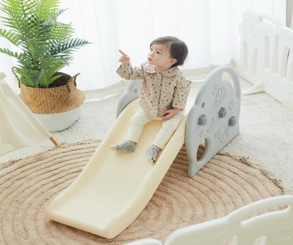 Cần giám sát để đảm bảo an toàn cho trẻ khi chơi