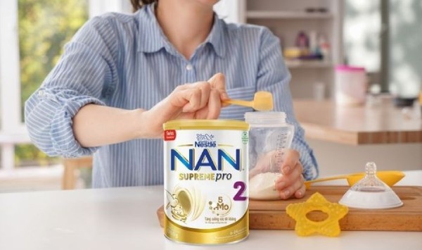 Cách pha sữa Nan chuẩn cho bé