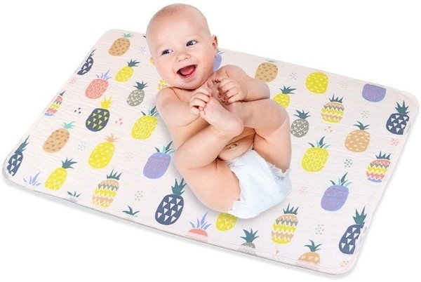 Miếng lót sơ sinh giúp mẹ dễ dàng vệ sinh cho bé