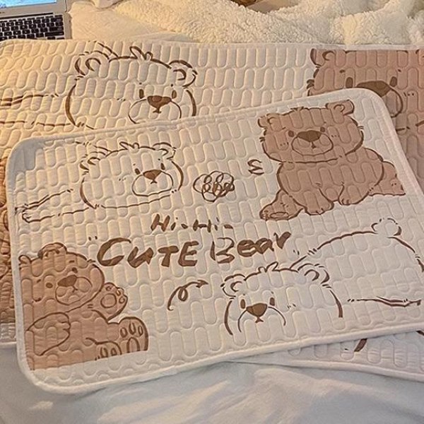 Miếng lót chống thấm hình gấu đáng yêu cute