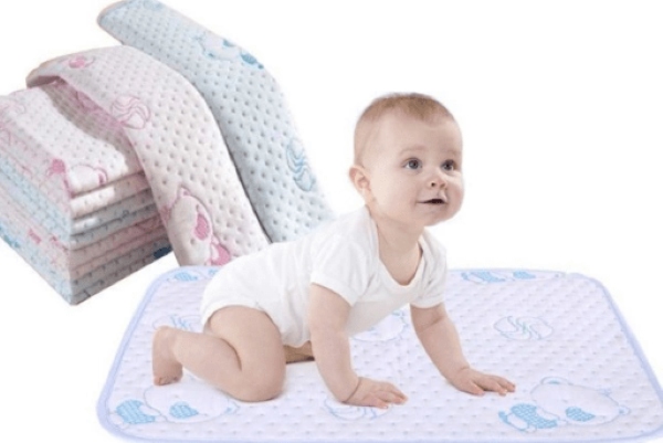 Kinh nghiệm chọn mua tấm lót chống thấm phù hợp với bé