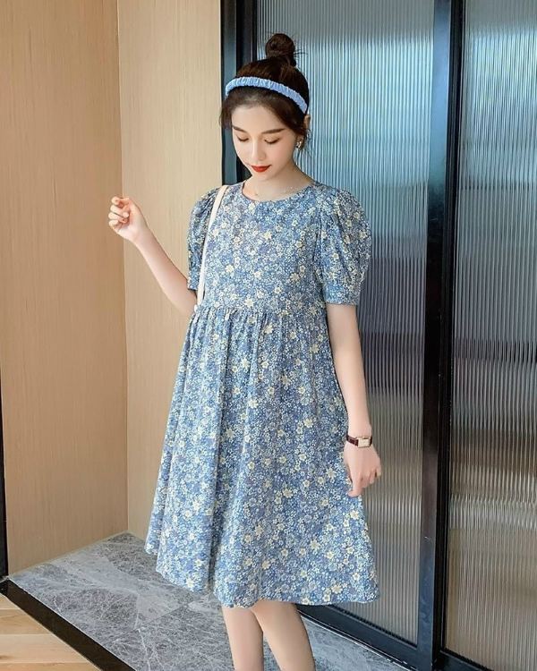 Váy bầu có họa tiết nhỏ giúp mẹ bầu duyên dáng hơn