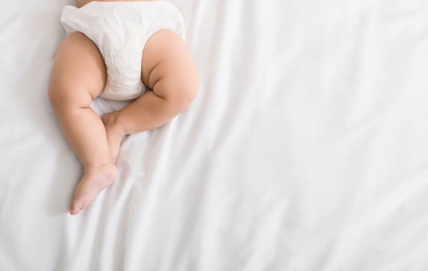 Chọn bỉm vừa vặn giúp bé thoải mái vận động