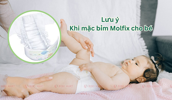 Lưu ý khi mặc bỉm tã cho bé