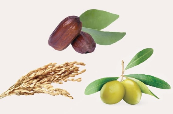  Tã dán Moony Natural size S chứa 3 tinh dầu tự nhiên