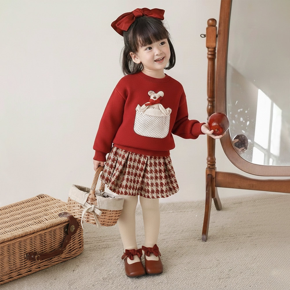 Áo len cổ tròn lót lông 119-119 gấu đỏ cho bé